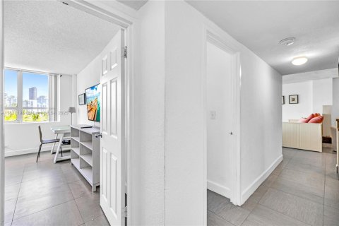 Copropriété à vendre à Miami Beach, Floride: 2 chambres, 98.66 m2 № 1977252 - photo 24