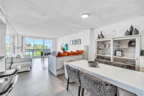 Copropriété à vendre à Miami Beach, Floride: 2 chambres, 98.66 m2 № 1977252 - photo 3