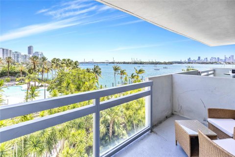 Copropriété à vendre à Miami Beach, Floride: 2 chambres, 98.66 m2 № 1977252 - photo 1