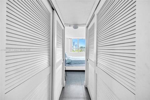 Copropriété à vendre à Miami Beach, Floride: 2 chambres, 98.66 m2 № 1977252 - photo 30