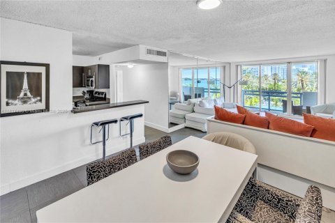 Copropriété à vendre à Miami Beach, Floride: 2 chambres, 98.66 m2 № 1977252 - photo 5