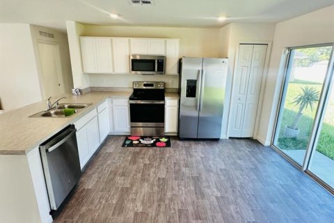 Villa ou maison à louer à Port St. Lucie, Floride: 3 chambres, 114.55 m2 № 2387983 - photo 4