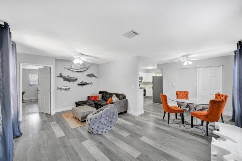 Casa en venta en Fort Lauderdale, Florida, 3 dormitorios, 148.64 m2 № 2382801 - foto 2