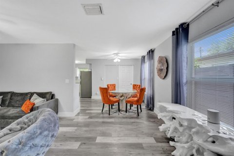 Casa en venta en Fort Lauderdale, Florida, 3 dormitorios, 148.64 m2 № 2382801 - foto 3