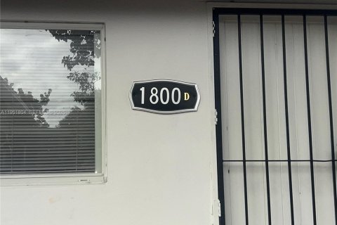 Снять в аренду виллу или дом в Майами, Флорида 2 спальни, 74.51м2, № 2006283 - фото 25