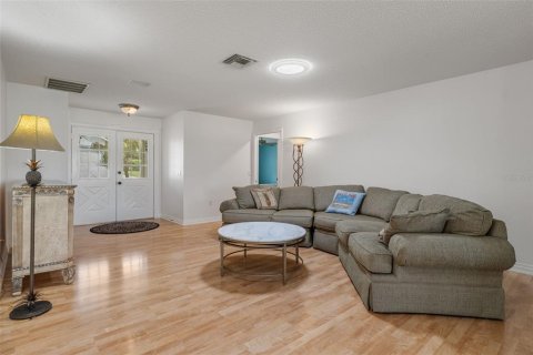 Casa en venta en Spring Hill, Florida, 2 dormitorios, 158.03 m2 № 2385916 - foto 15