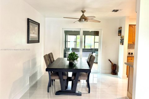Villa ou maison à vendre à Cooper City, Floride: 2 chambres, 104.14 m2 № 1942328 - photo 11