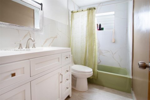 Villa ou maison à vendre à Cooper City, Floride: 2 chambres, 104.14 m2 № 1942328 - photo 22