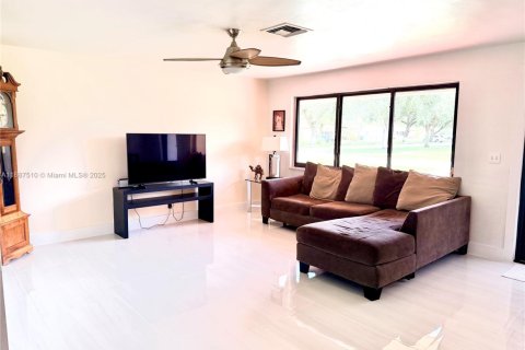 Villa ou maison à vendre à Cooper City, Floride: 2 chambres, 104.14 m2 № 1942328 - photo 5
