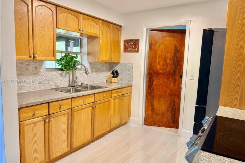 Villa ou maison à vendre à Cooper City, Floride: 2 chambres, 104.14 m2 № 1942328 - photo 6