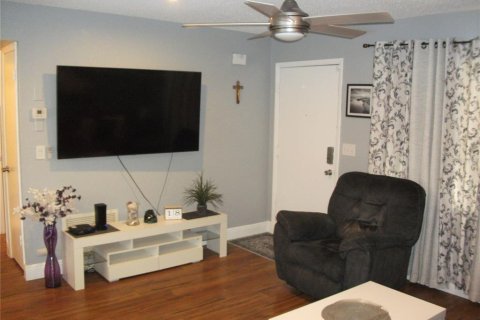 Casa en venta en Spring Hill, Florida, 2 dormitorios, 96.25 m2 № 1793280 - foto 4