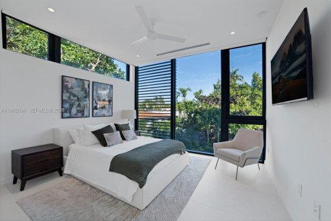 House in Miami Beach, Florida 5 bedrooms № 2026277 - photo 16
