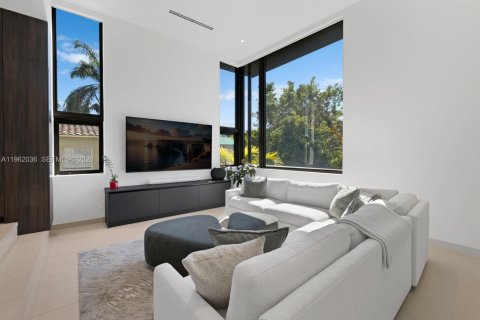House in Miami Beach, Florida 5 bedrooms № 2026277 - photo 7
