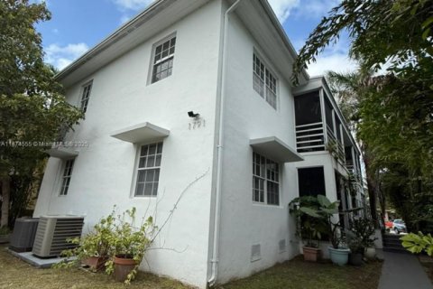 House in Miami Beach, Florida 2 bedrooms, 120.77 sq.m. № 1925836 - photo 23