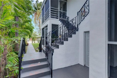Casa en alquiler en Miami Beach, Florida, 2 dormitorios, 120.77 m2 № 1925836 - foto 12