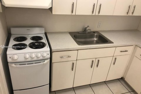 Casa en alquiler en Miami Beach, Florida, 2 dormitorios, 120.77 m2 № 1925836 - foto 8