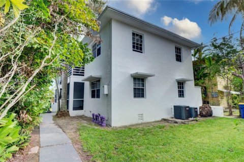 Casa en alquiler en Miami Beach, Florida, 2 dormitorios, 120.77 m2 № 1925836 - foto 14
