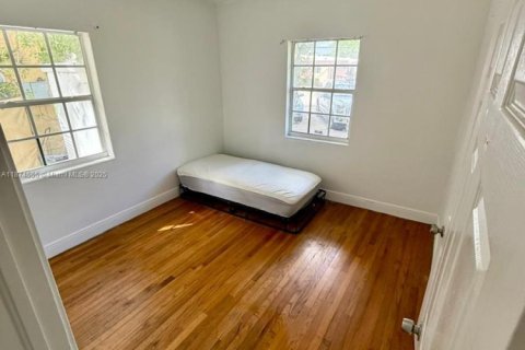 House in Miami Beach, Florida 2 bedrooms, 120.77 sq.m. № 1925836 - photo 22