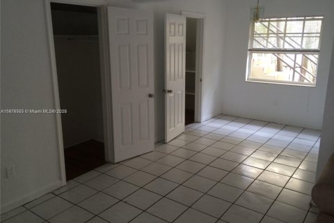 Casa en alquiler en Miami Beach, Florida, 2 dormitorios, 120.77 m2 № 1925836 - foto 17