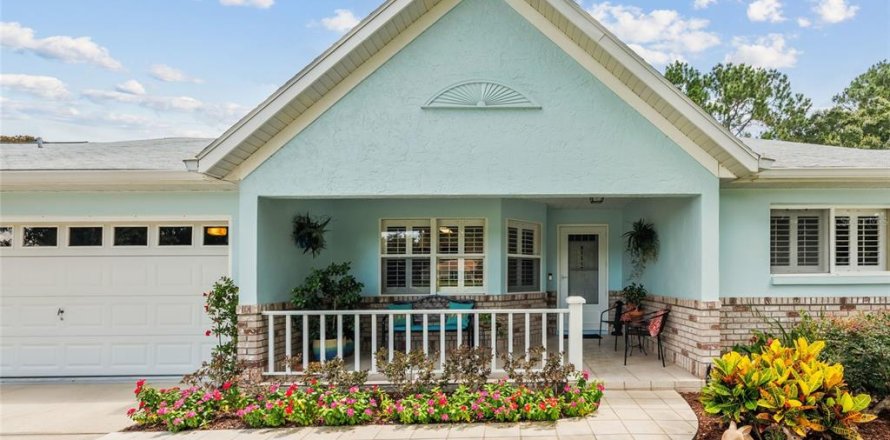 House in Ocala, Florida 2 bedrooms, 143.07 sq.m. № 1806580