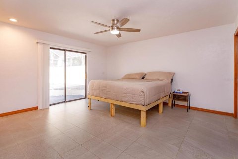 House in Leesburg, Florida 3 bedrooms, 193.42 sq.m. № 1684627 - photo 22