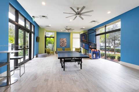 Condo in Doral, Florida, 3 bedrooms  № 2019745 - photo 21