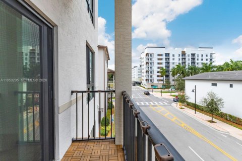 Condo in Doral, Florida, 3 bedrooms  № 2019745 - photo 6