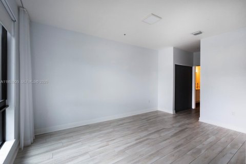 Condo in Doral, Florida, 3 bedrooms  № 2019745 - photo 16