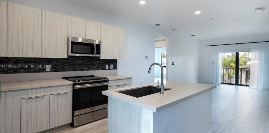 Condo in Doral, Florida, 3 bedrooms  № 2019745