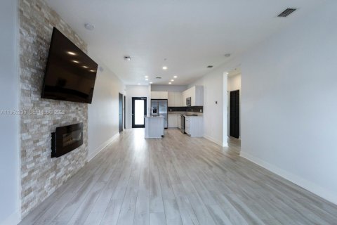 Condo in Doral, Florida, 3 bedrooms  № 2019745 - photo 8