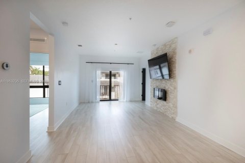 Condo in Doral, Florida, 3 bedrooms  № 2019745 - photo 7