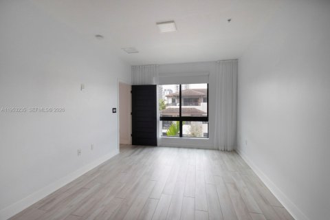 Condo in Doral, Florida, 3 bedrooms  № 2019745 - photo 3