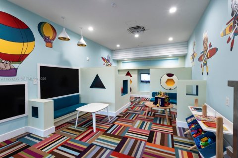 Condo in Doral, Florida, 3 bedrooms  № 2019745 - photo 29