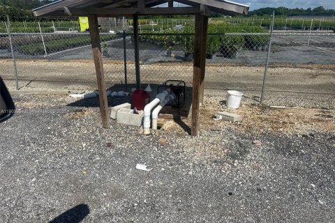 Commercial property in Homestead, Florida № 2012337 - photo 5