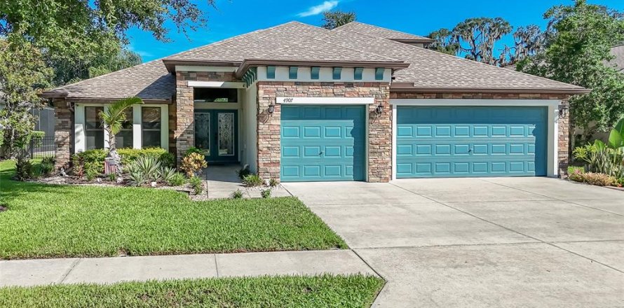 Villa ou maison à Wesley Chapel, Floride 5 chambres, 275.18 m2 № 2215385