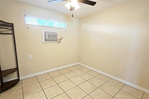 Casa en alquiler en Englewood, Florida, 1 dormitorio, 62.43 m2 № 2092875 - foto 12