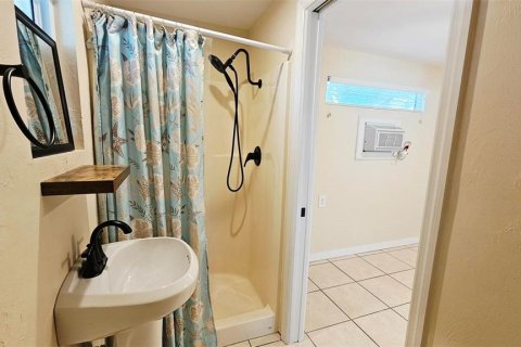 Casa en alquiler en Englewood, Florida, 1 dormitorio, 62.43 m2 № 2092875 - foto 18
