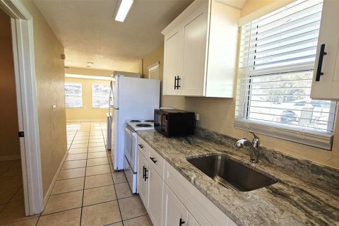 Casa en alquiler en Englewood, Florida, 1 dormitorio, 62.43 m2 № 2092875 - foto 10