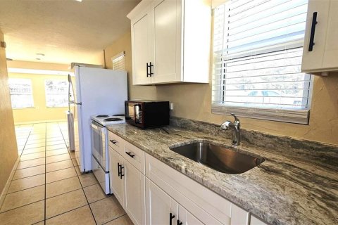 Casa en alquiler en Englewood, Florida, 1 dormitorio, 62.43 m2 № 2092875 - foto 3