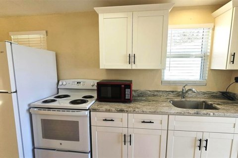 Casa en alquiler en Englewood, Florida, 1 dormitorio, 62.43 m2 № 2092875 - foto 23