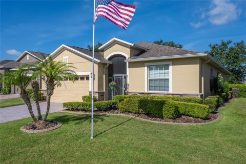 House in Clermont, Florida 3 bedrooms, 155.8 sq.m. № 2306000