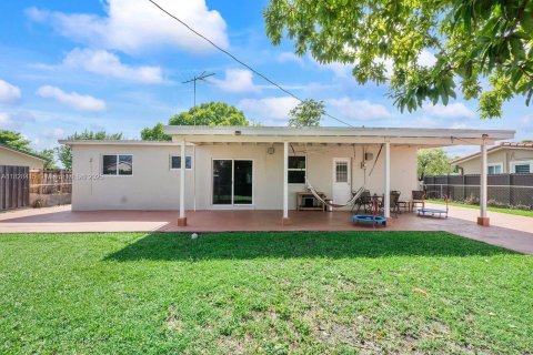 Casa en venta en Miami, Florida, 3 dormitorios, 117.89 m2 № 1813830 - foto 21