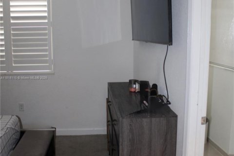 Townhouse in Homestead, Florida 3 bedrooms, 133.97 sq.m. № 1779103 - photo 14