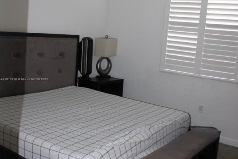 Townhouse in Homestead, Florida 3 bedrooms, 133.97 sq.m. № 1779103 - photo 13