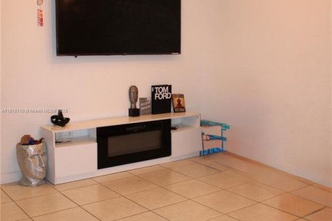 Townhouse in Homestead, Florida 3 bedrooms, 133.97 sq.m. № 1779103 - photo 5