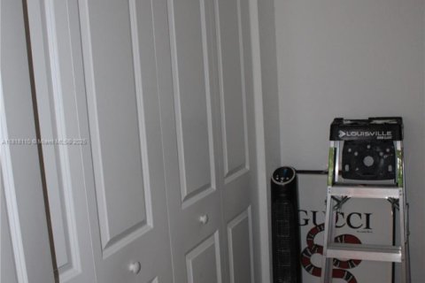 Townhouse in Homestead, Florida 3 bedrooms, 133.97 sq.m. № 1779103 - photo 20