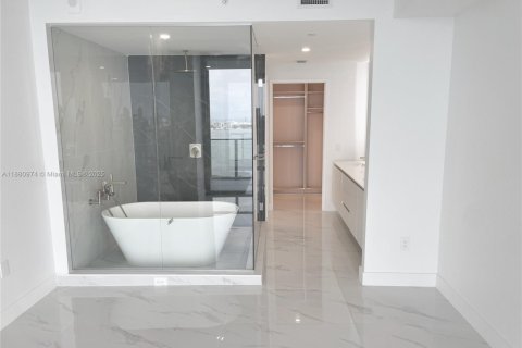 Снять в аренду кондоминиум в Майами, Флорида 1 спальня, 98.48м2, № 1929549 - фото 10