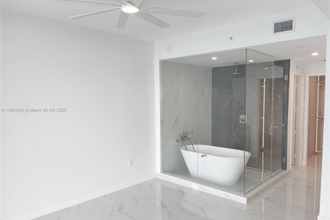 Снять в аренду кондоминиум в Майами, Флорида 1 спальня, 98.48м2, № 1929549 - фото 9
