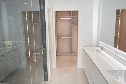 Снять в аренду кондоминиум в Майами, Флорида 1 спальня, 98.48м2, № 1929549 - фото 11