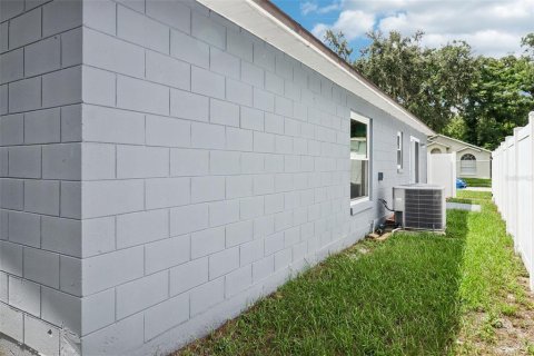House in Maitland, Florida 3 bedrooms, 99.96 sq.m. № 1853056 - photo 17